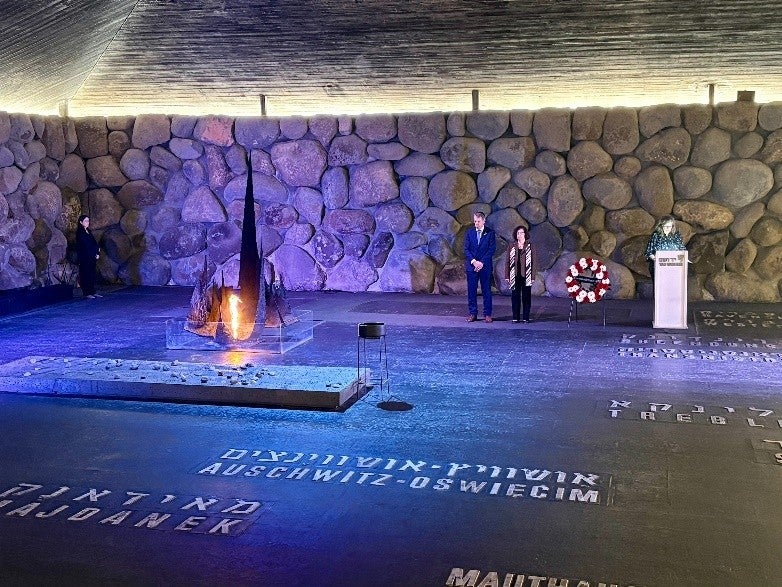 Laying a wreath at Yad Vashem