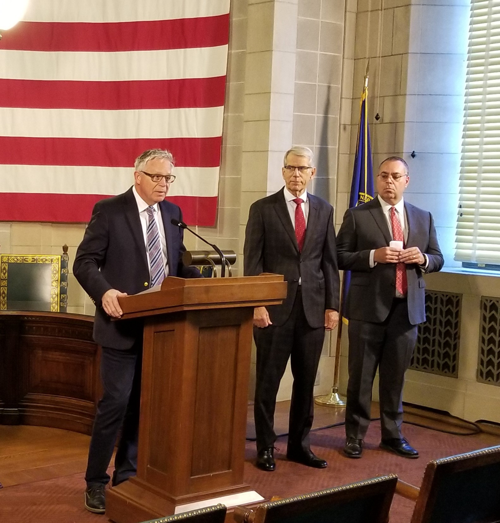 From left to right: Dr. Tim Tesmer, Lt. Governor Kelly, Dr. Richard Wurtz