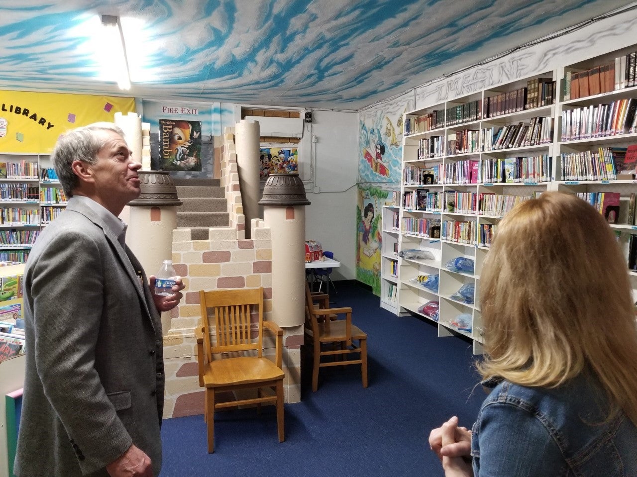 Governor Pillen admires Clay Center Public Library